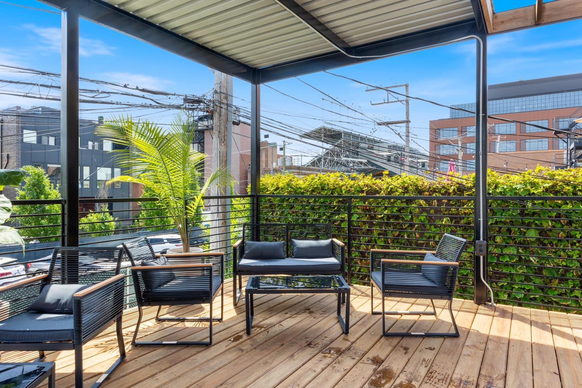 Wrigleyville Suites Chicago Exterior photo